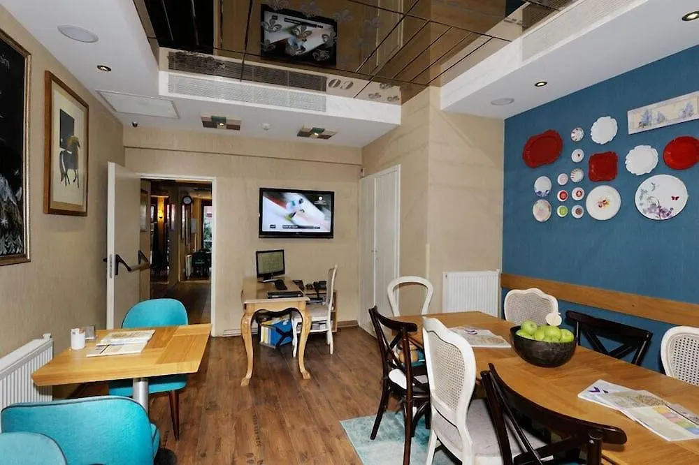 Collage Taksim Hotel İstanbul